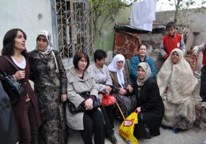 Şehit ailesinin gönlünü aldılar